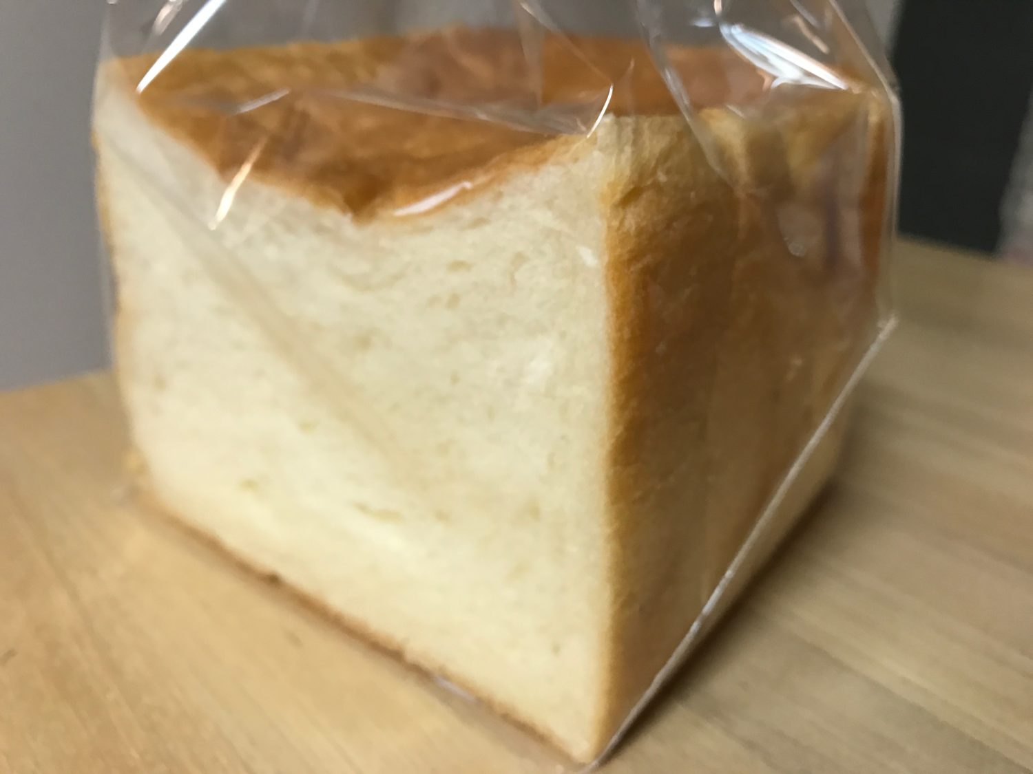 恵比寿アトレの神戸屋で、マイスター自慢の生食パン「神戸屋づくり輝き」を購入　極上のまろやかさと口いっぱいに広がる余韻を堪能する